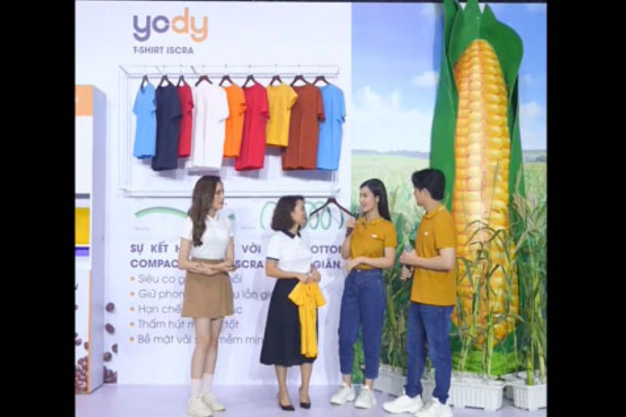 Đông Nhi – Ông Cao Thắng cùng xuất hiện trong livestream ra mắt sản phẩm mới của YODY